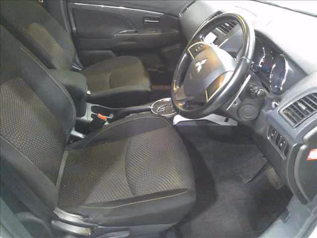 MITSUBISHI RVR