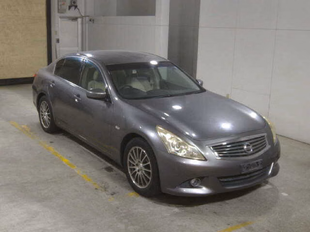 NISSAN SKYLINE