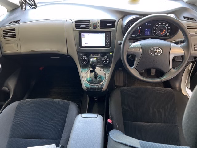 TOYOTA MARK X ZIO