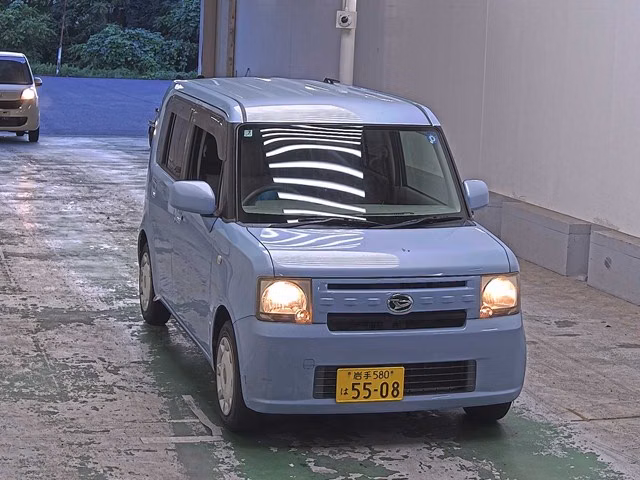 DAIHATSU MOVE CONTE