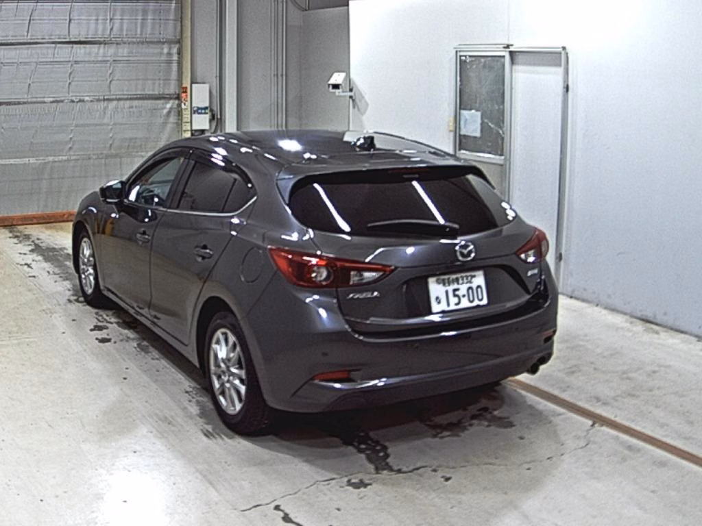 MAZDA AXELA