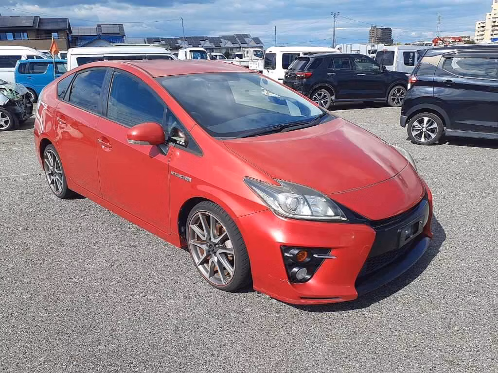 TOYOTA PRIUS