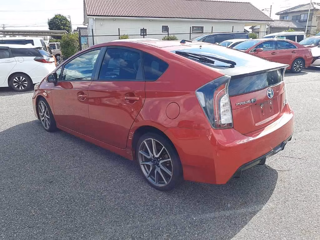 TOYOTA PRIUS