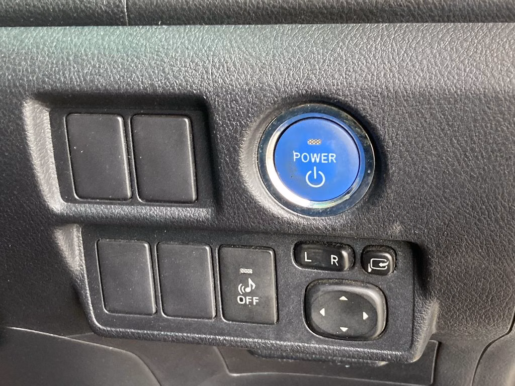 TOYOTA SAI