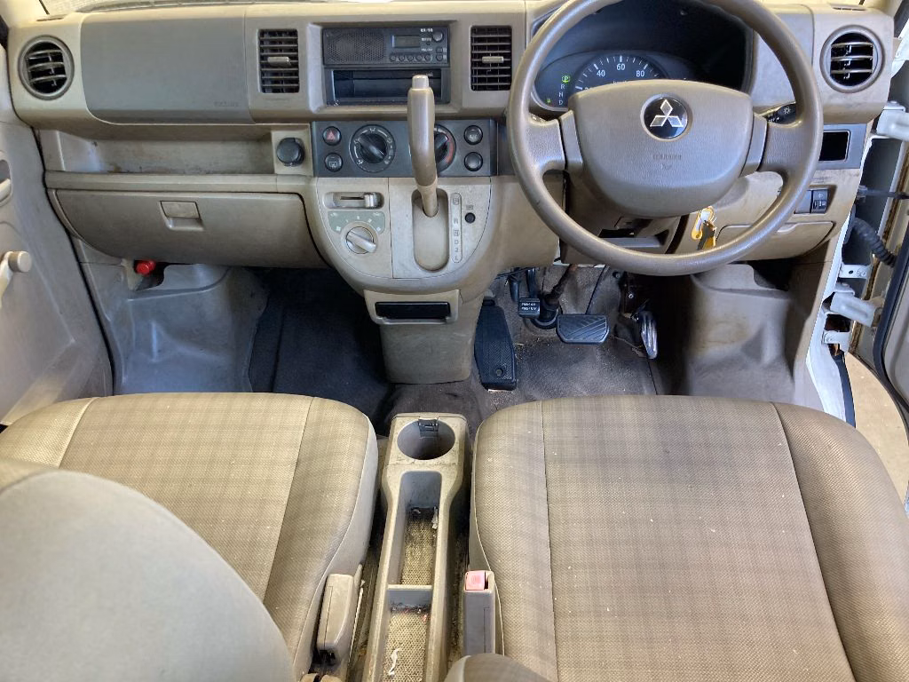 MITSUBISHI MINICAB
