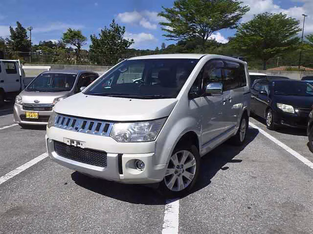 MITSUBISHI DELICA D:5