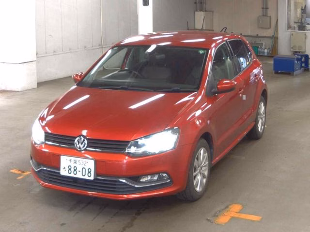 VOLKSWAGEN POLO