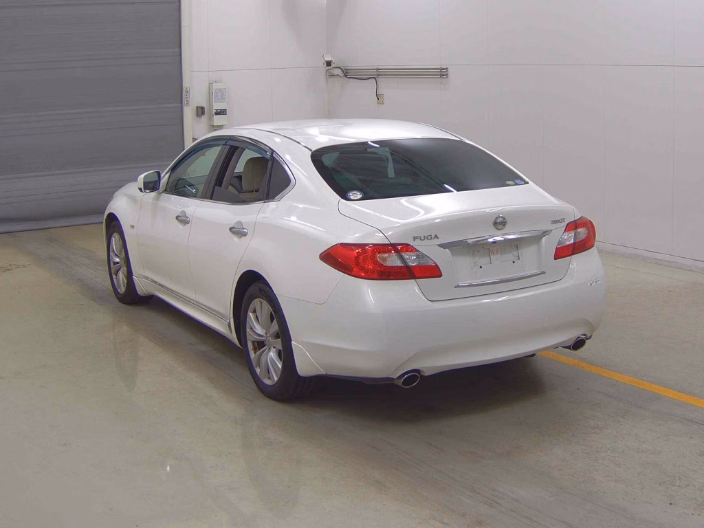 NISSAN FUGA
