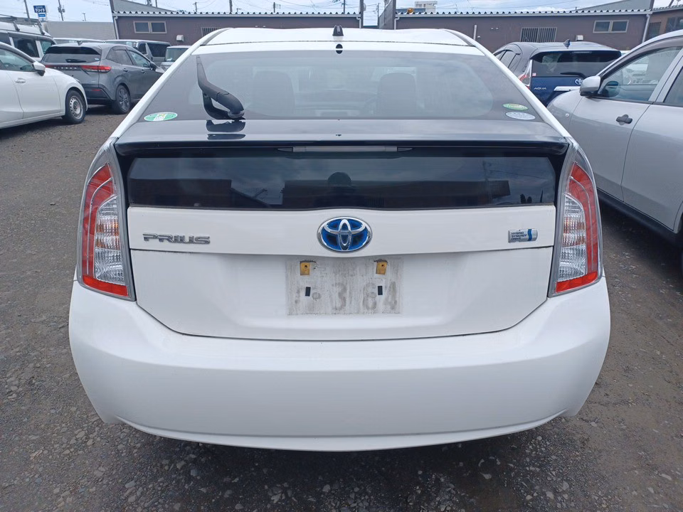 TOYOTA PRIUS