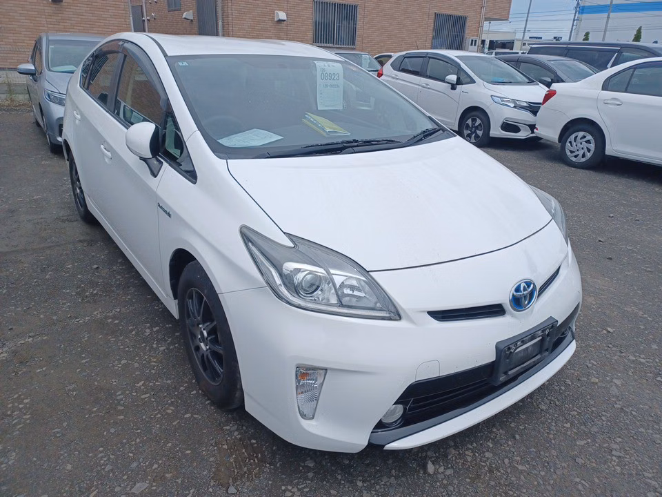 TOYOTA PRIUS