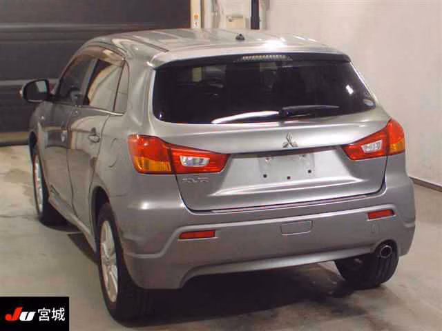 MITSUBISHI RVR