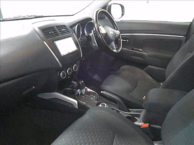 MITSUBISHI RVR