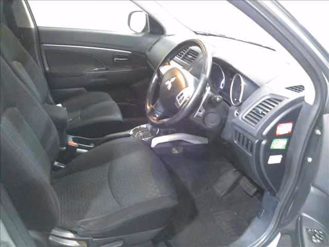 MITSUBISHI RVR