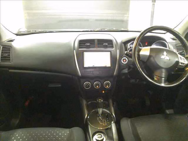 MITSUBISHI RVR