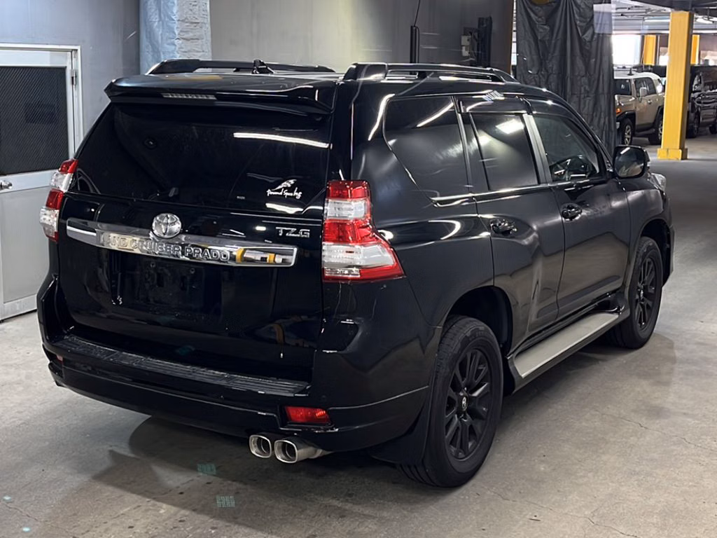 TOYOTA LAND CRUISER PRADO