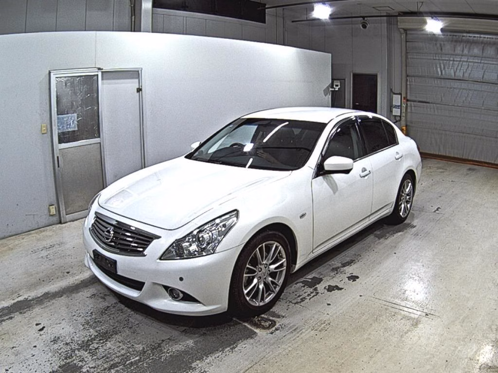 NISSAN SKYLINE
