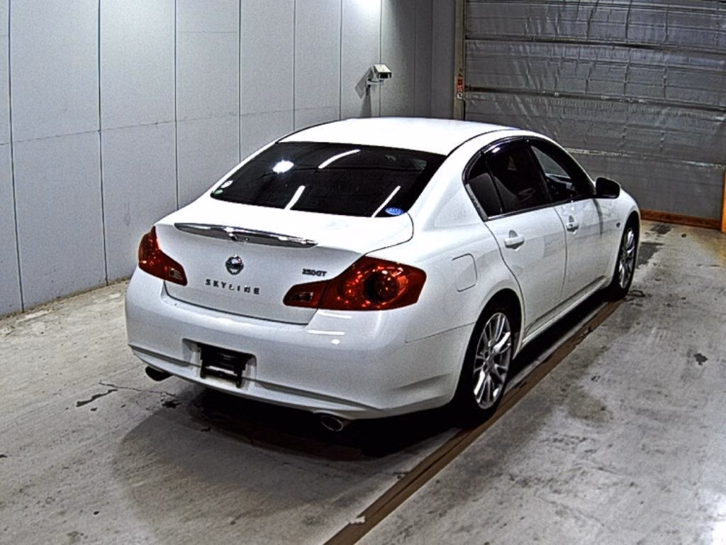 NISSAN SKYLINE
