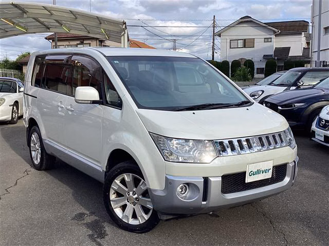 MITSUBISHI DELICA D:5