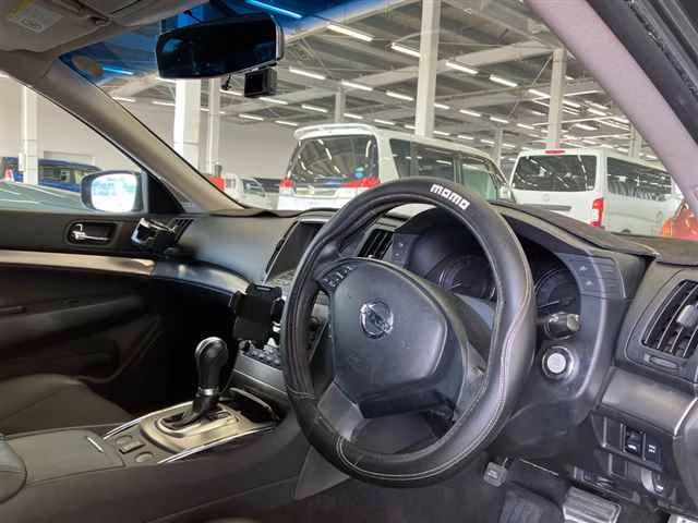 NISSAN SKYLINE
