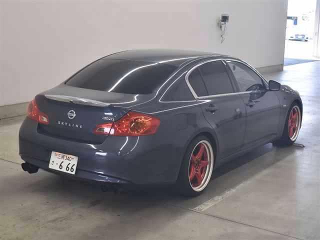 NISSAN SKYLINE