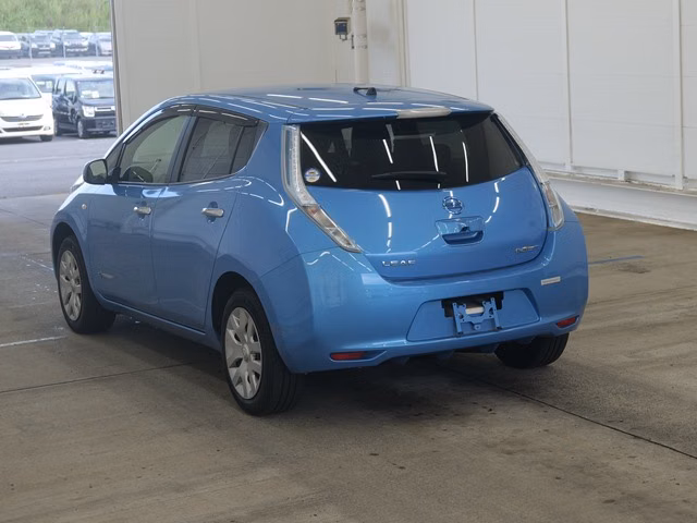 NISSAN LEAF