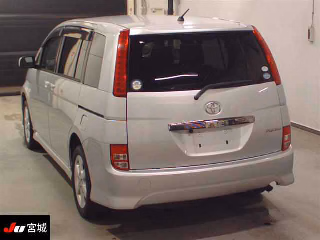 TOYOTA ISIS