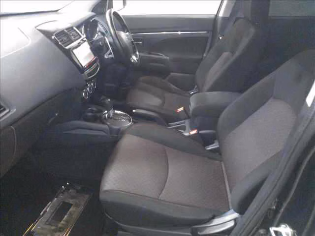 MITSUBISHI RVR