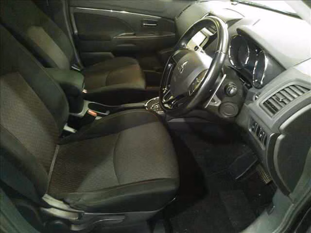 MITSUBISHI RVR