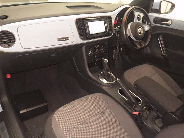VOLKSWAGEN BEETLE