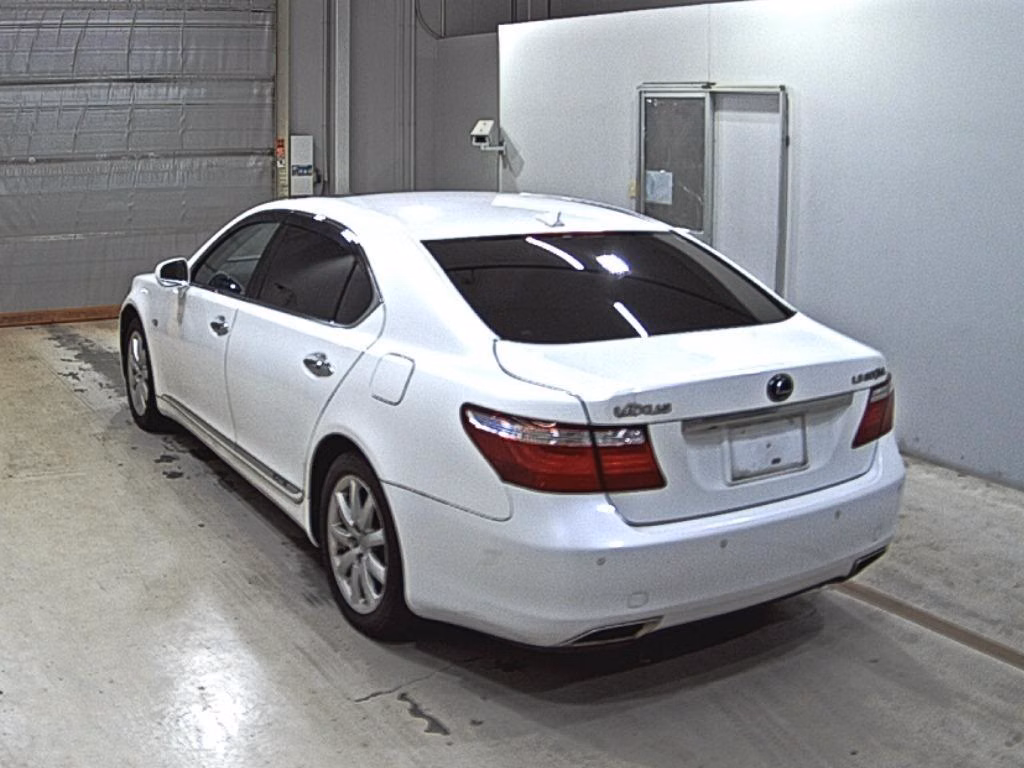 LEXUS LS600H