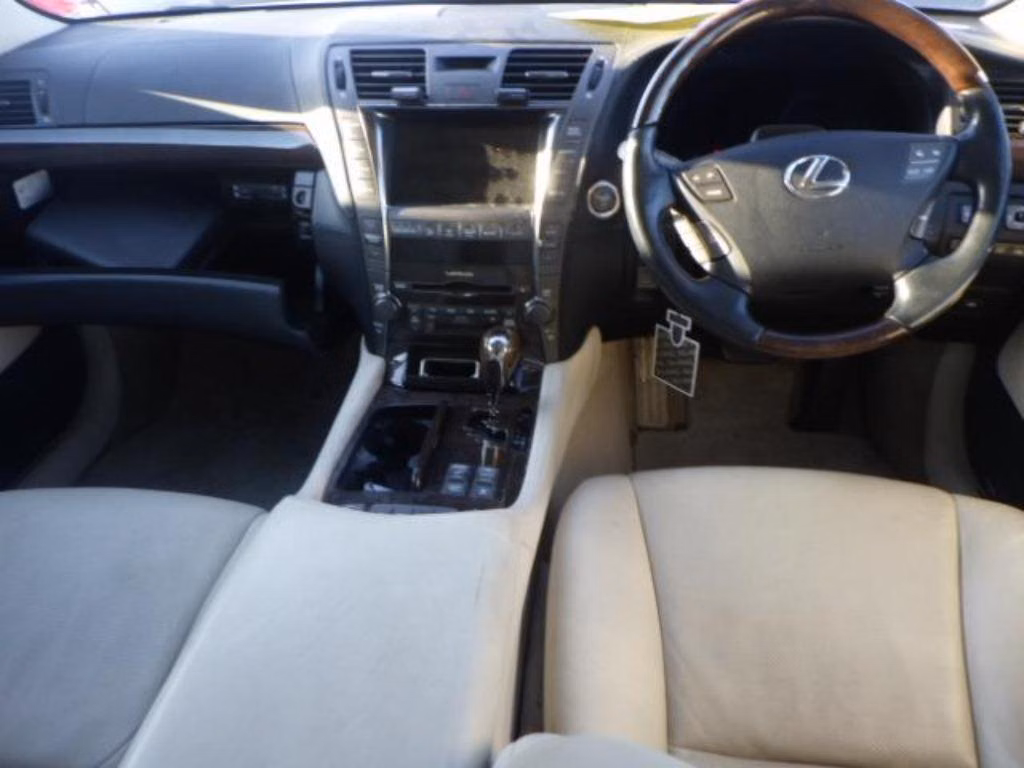 LEXUS LS600H