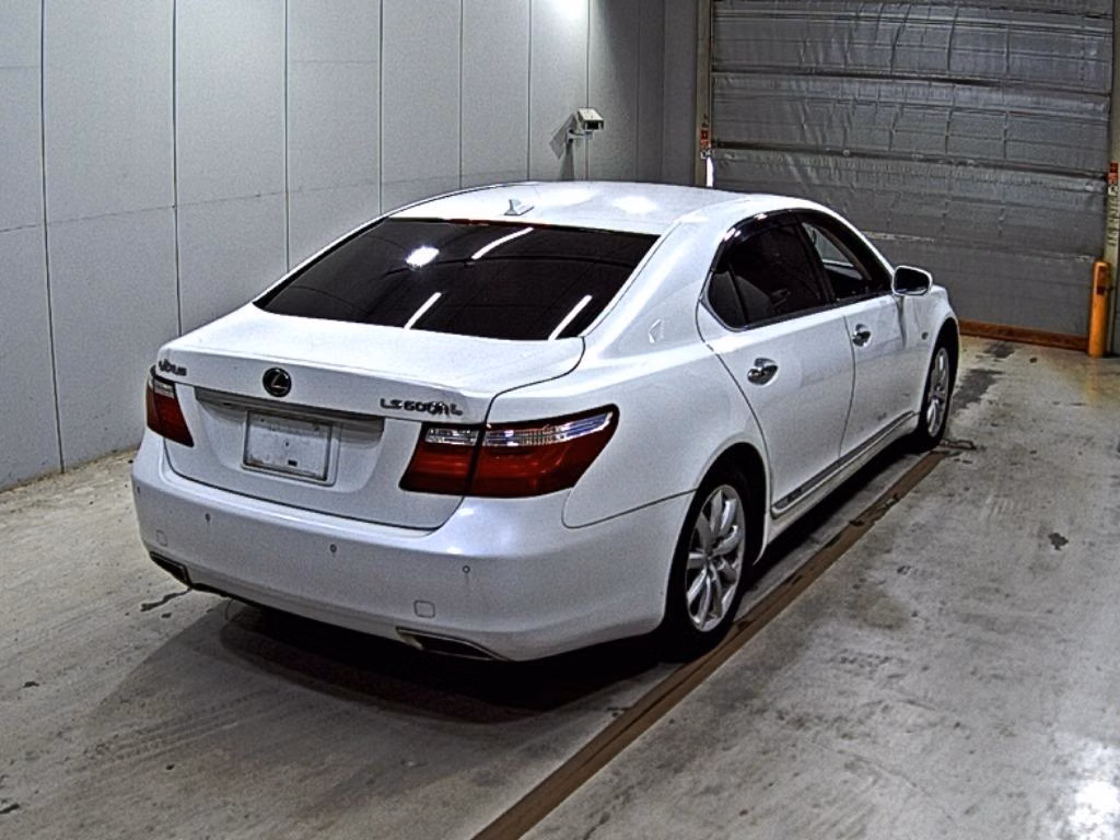 LEXUS LS600H