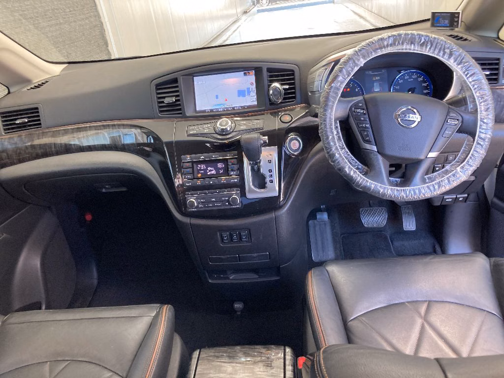 NISSAN ELGRAND