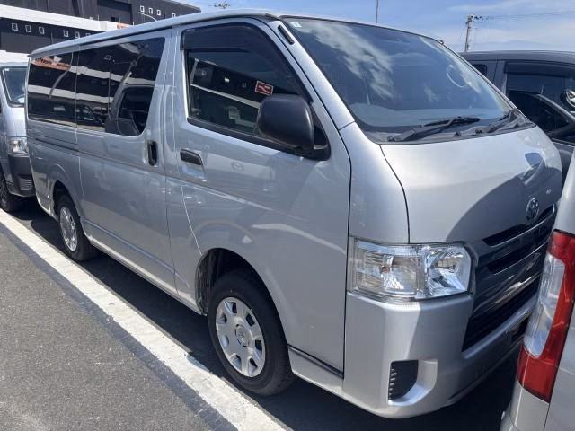 TOYOTA REGIUS ACE
