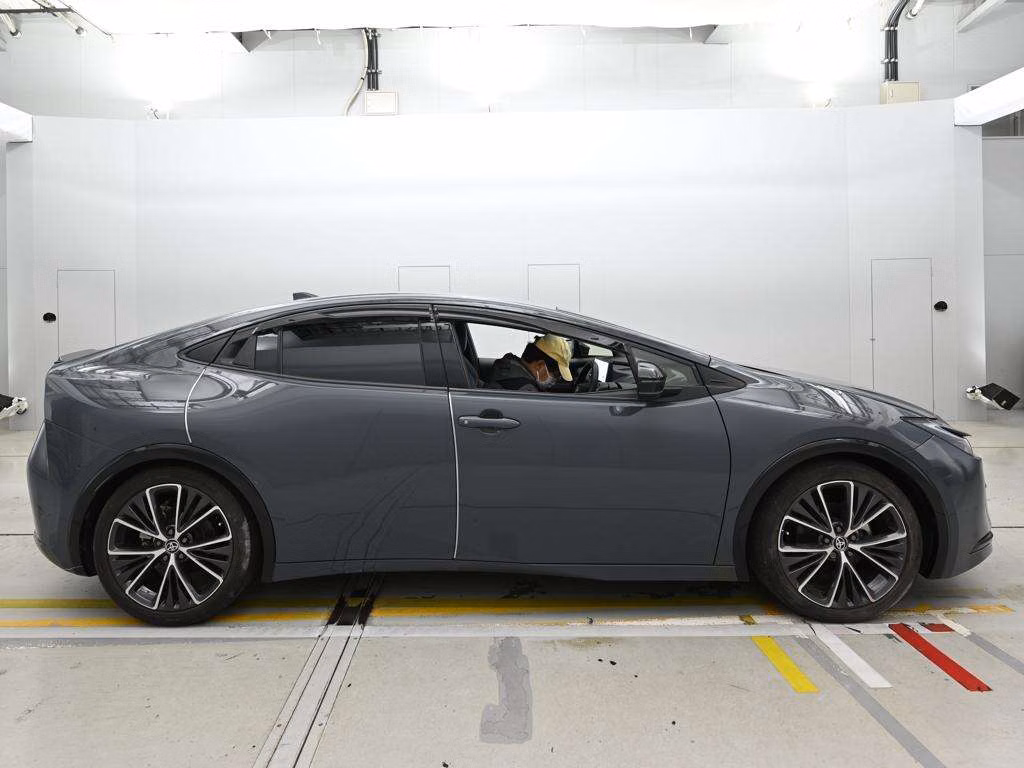 TOYOTA PRIUS