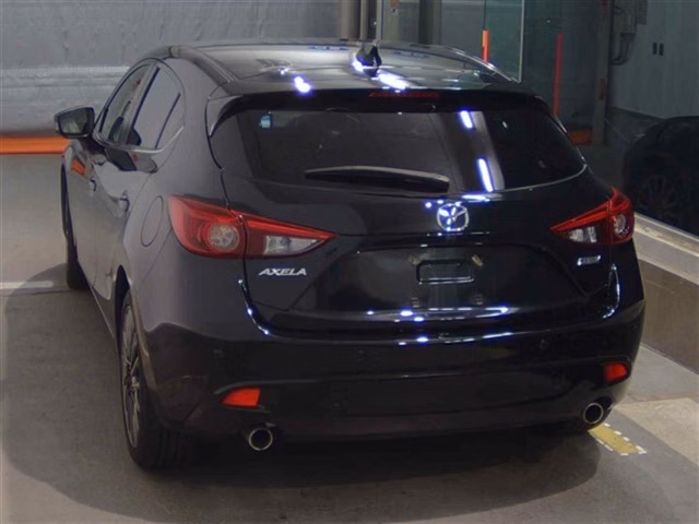MAZDA AXELA