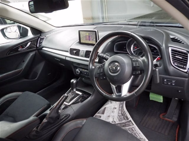 MAZDA AXELA