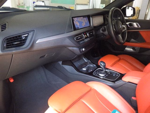 BMW 1-SERIES