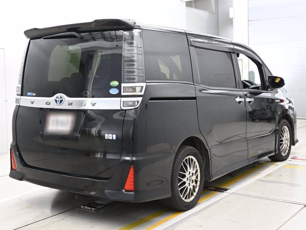 TOYOTA VOXY