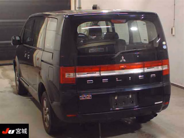 MITSUBISHI DELICA D:5