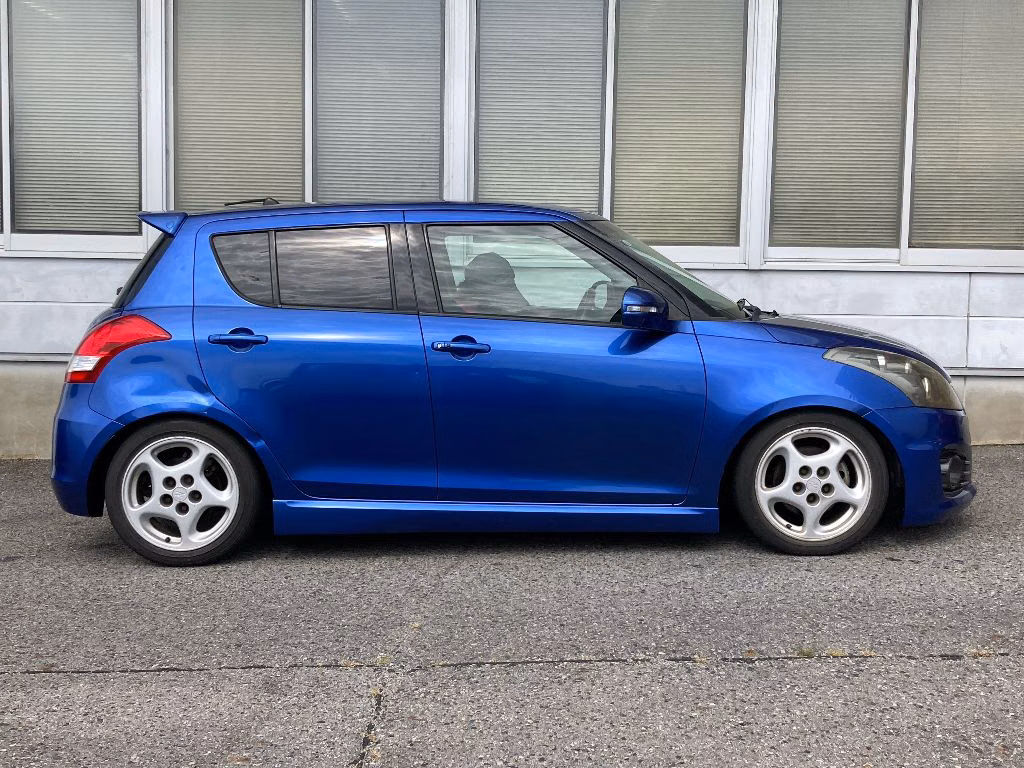 SUZUKI SWIFT