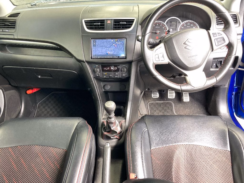SUZUKI SWIFT