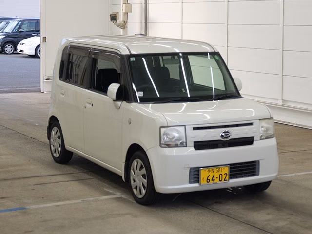DAIHATSU MOVE CONTE