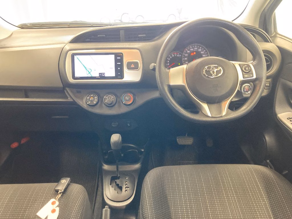 TOYOTA VITZ