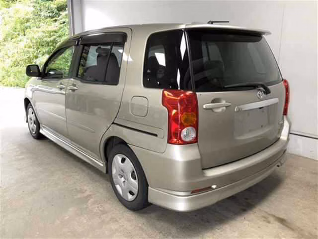 TOYOTA RAUM