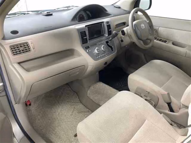 TOYOTA RAUM
