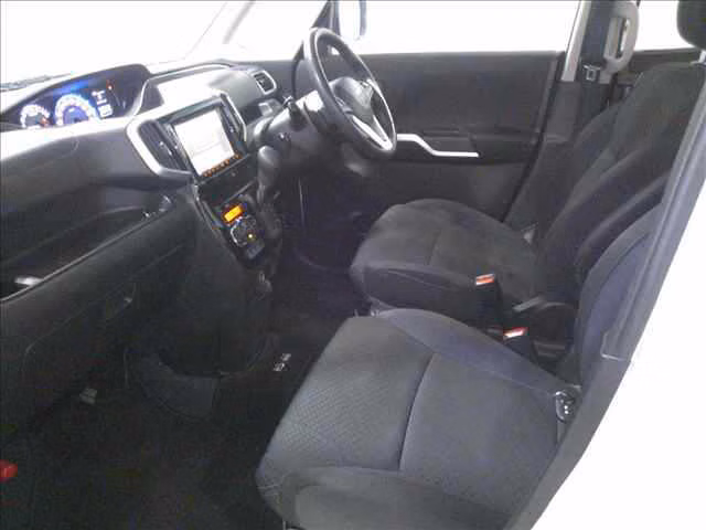MITSUBISHI DELICA D:2