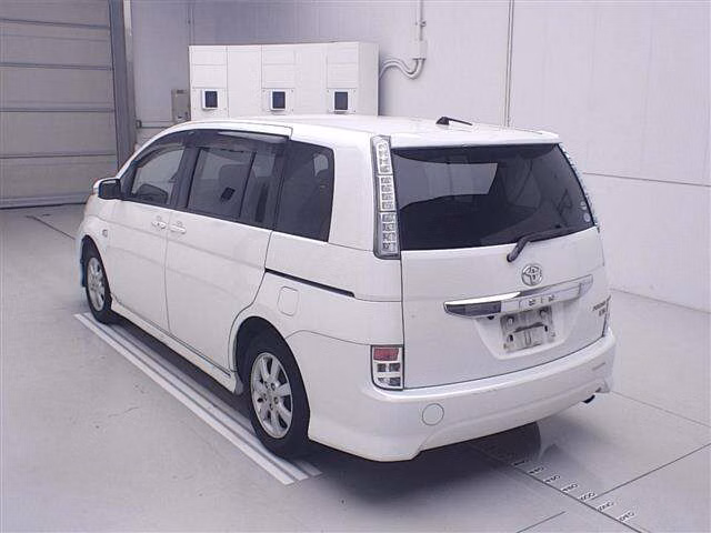 TOYOTA ISIS
