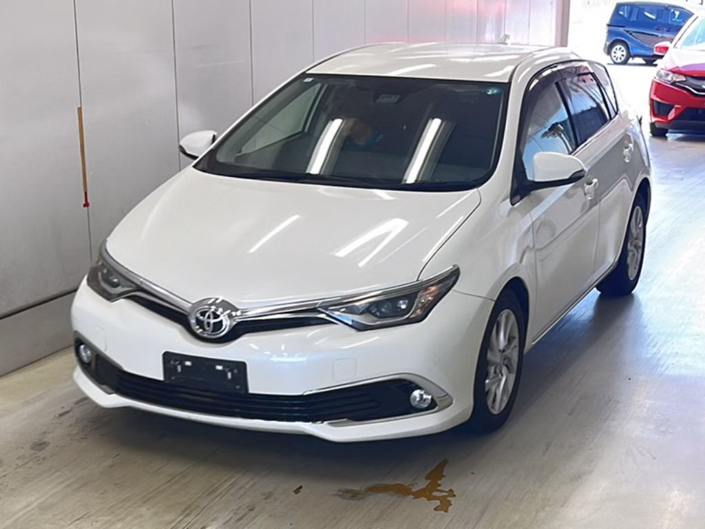 TOYOTA AURIS