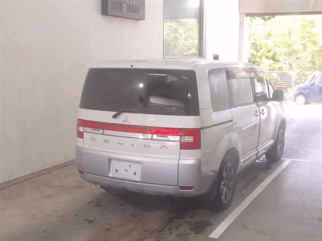 MITSUBISHI DELICA D:5